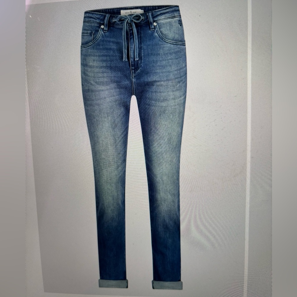 Circle of Trust Amber Women's Straight Leg Jeans - Blue